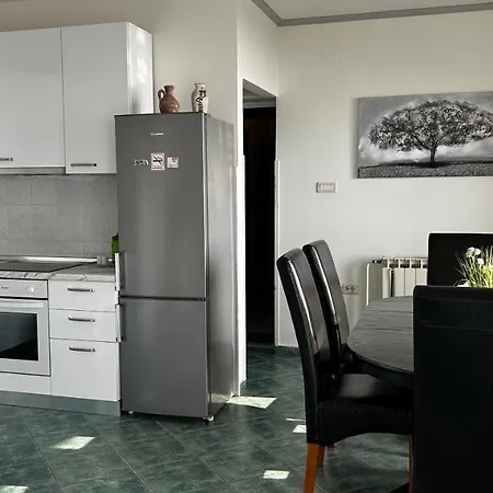 Apartmán Giani With Swimming Pool *