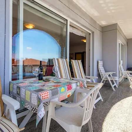 Giani With Swimming Pool Apartament Opatija
