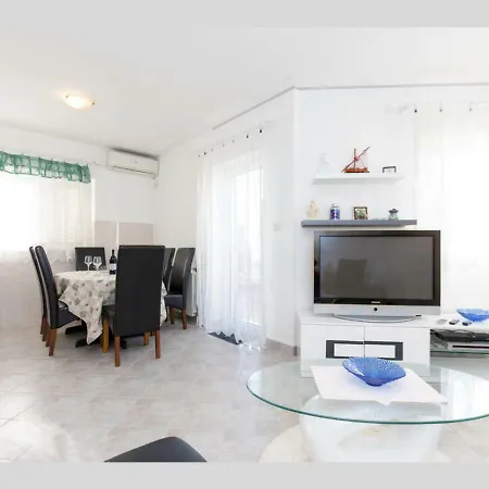 Giani With Swimming Pool Apartament Opatija