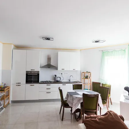 Appartamento Giani With Swimming Pool Abbazia
