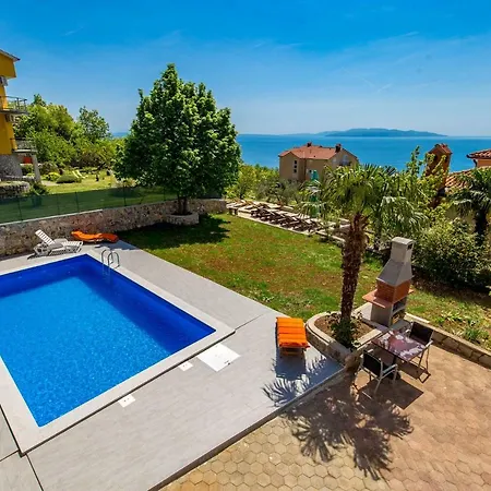 Giani With Swimming Pool Abbazia