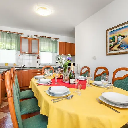 Appartamento Giani With Swimming Pool *