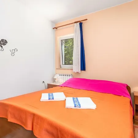Appartamento Giani With Swimming Pool