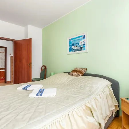 Appartamento Giani With Swimming Pool