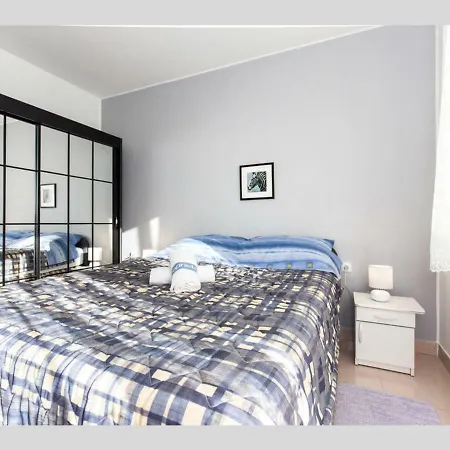 Appartamento Giani With Swimming Pool