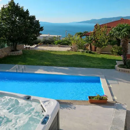 Giani With Swimming Pool Appartamento Abbazia