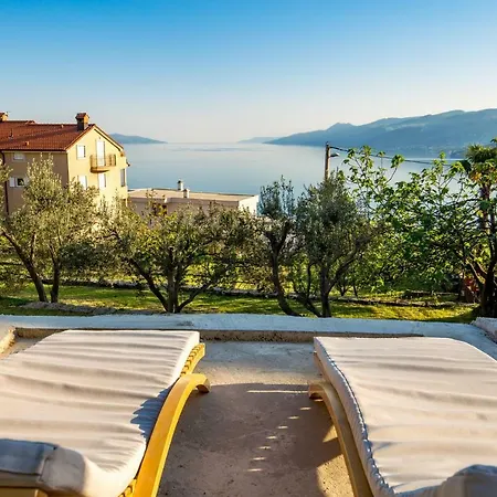 Giani With Swimming Pool Abbazia